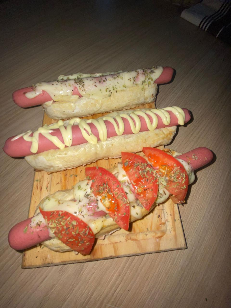 Panchos sin TACC con queso, tomate y orégano